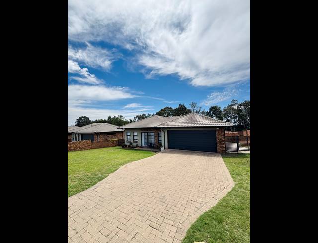 3 BEDROOM TOWNHOUSE FOR SALE IN WITBANK EXT 10